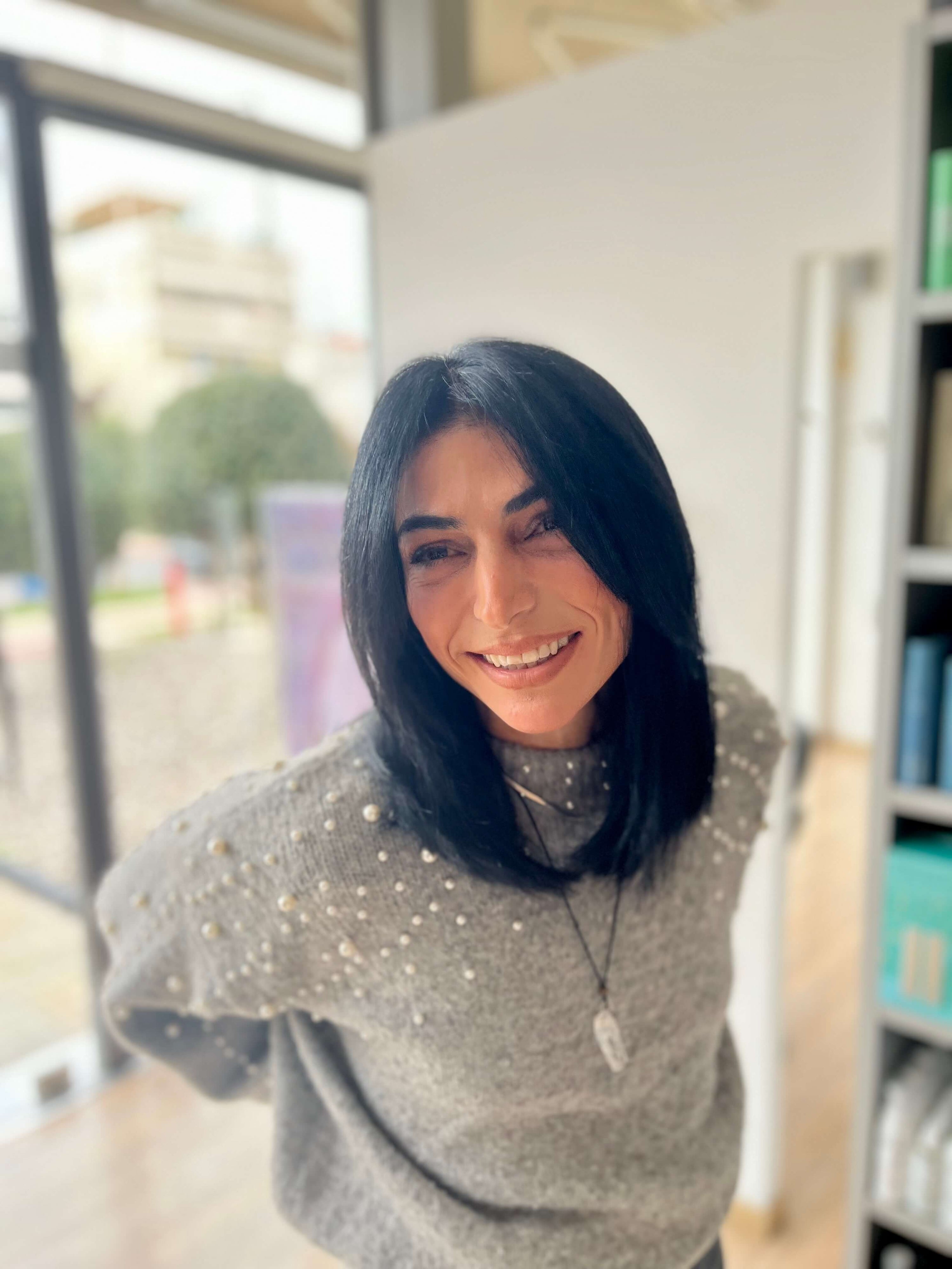 kare malli mavra mallia kontro mauro kare black bob haircut konto malli xtenisma kommotirio argyroupoli hair salon