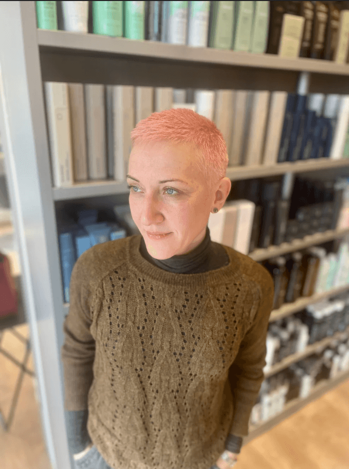 modern hair konto malli pixie haircut pixie hair roz konto malli roz mallia pink hair short hair kommotirio hair salon argyroupoli